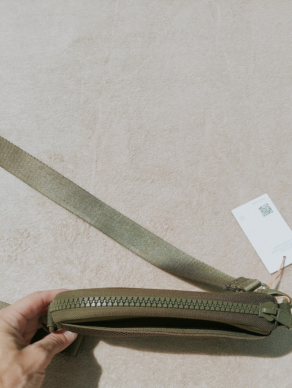 Quince Olive Green Neoprene Crossbody Bag NWT Travel Feminine Vacation Prepy - Picture 4 of 7